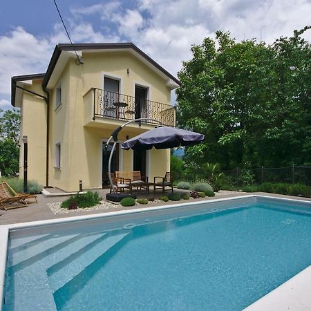 Holiday House With Pool Cavle ภายนอก รูปภาพ