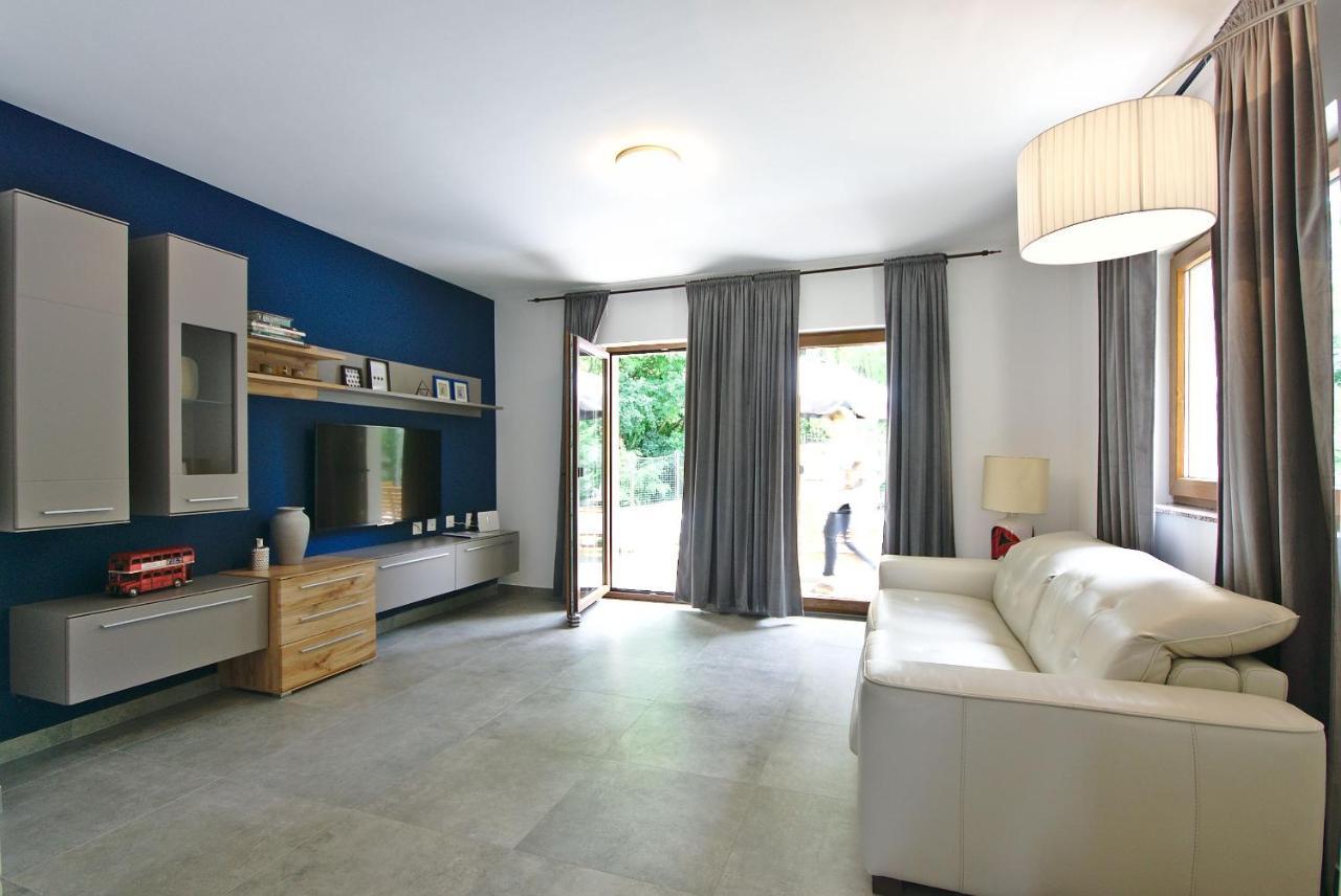 Holiday House With Pool Cavle ภายนอก รูปภาพ