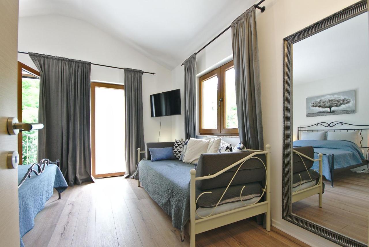 Holiday House With Pool Cavle ภายนอก รูปภาพ